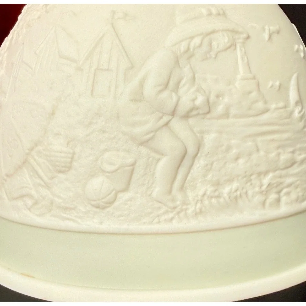 Lladro Collectors Society 1992 Porcelain Bell Beach Scene Ornament Spain White